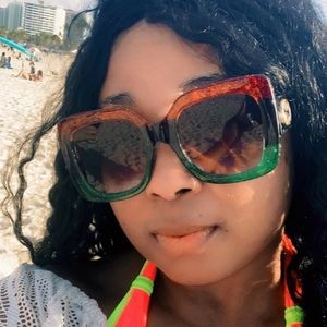 Meet your Posher, Shauna